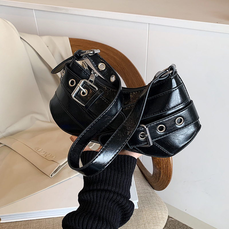 Alta sensación de bolso público plateado para mujeres 2024 nueva moda super caliente bolso de brazo de hombro exquisito bolso pequeño versátil