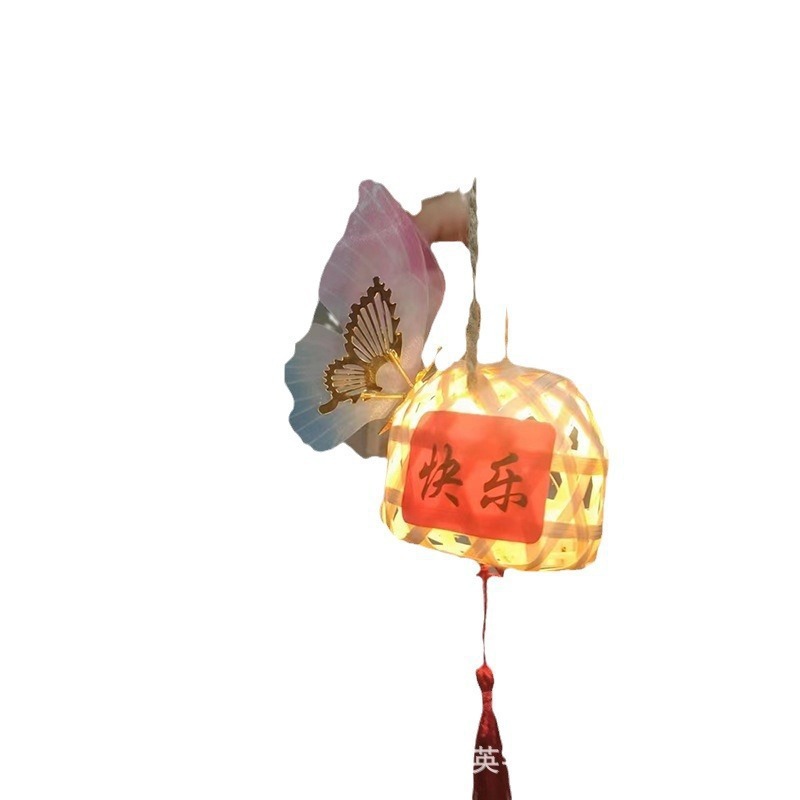 竹の編みの震えの蝶の提灯のかわいい夜市は露店を並べて発光します。|undefined