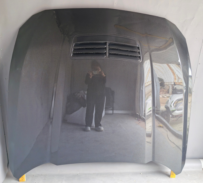 Carbon fiber modified front hood suitable for 2024 Mustang, carbon fiber engine hood with ventilation and heat dissipation design