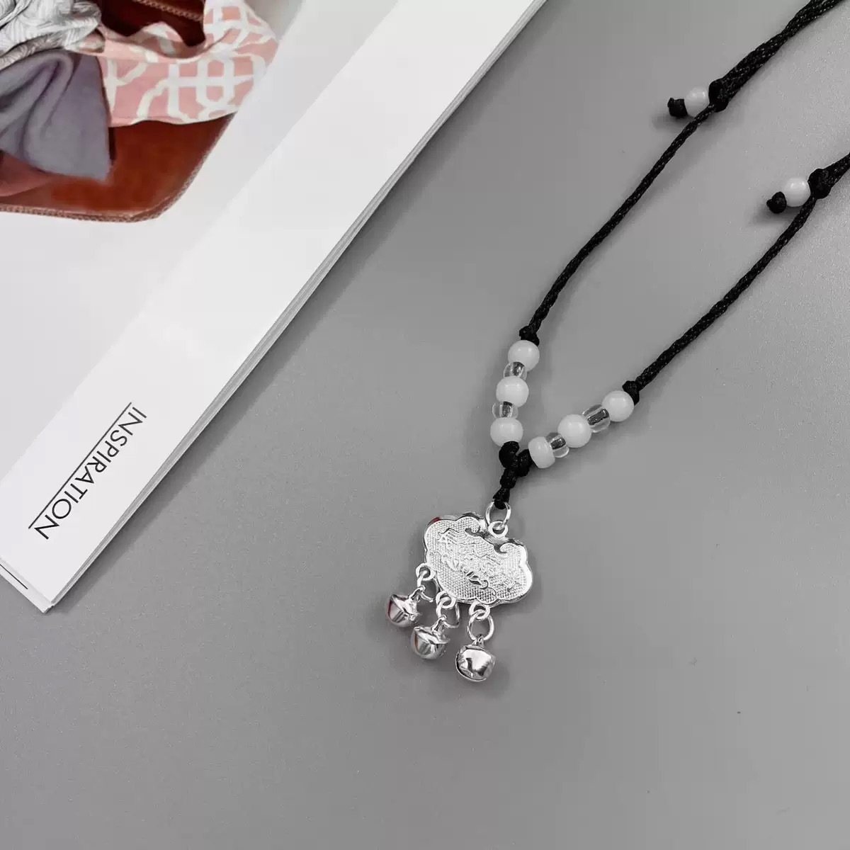 Ventas al por mayor en caliente nuevo collar de bloqueo de seguridad chino estilo antiguo femenino estilo de alta calidad collar tejido a mano estilo nacional personalidad