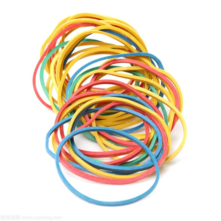 Производитель поставляет студенческие резинки для волос, пучки банкнот и оборудование для производства резинок.