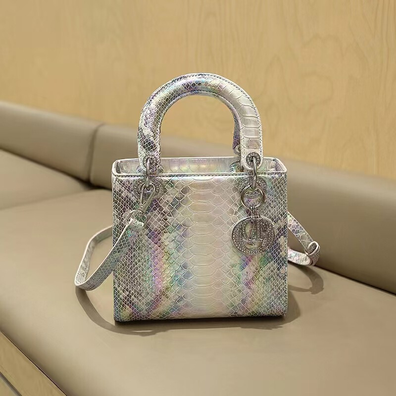 Cross-border high quality snake pattern women's bag 2024 new fashion luxury shoulder messenger bag portable square small bag