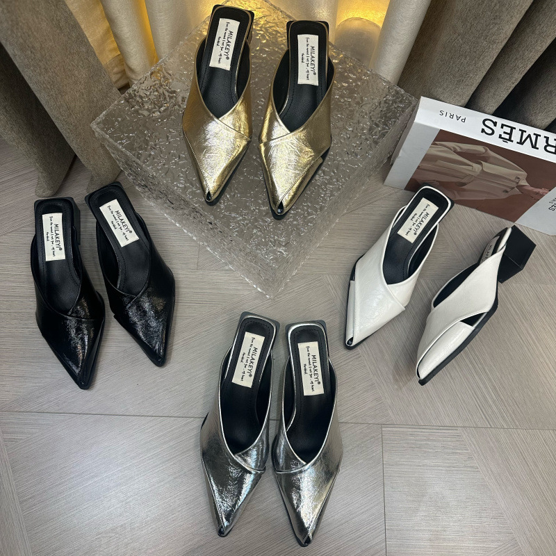 2025 New Summer Metallic Chelsea Pointed-Toe Heels, Popular Fashionable and Versatile French Square-Heeled Sandals