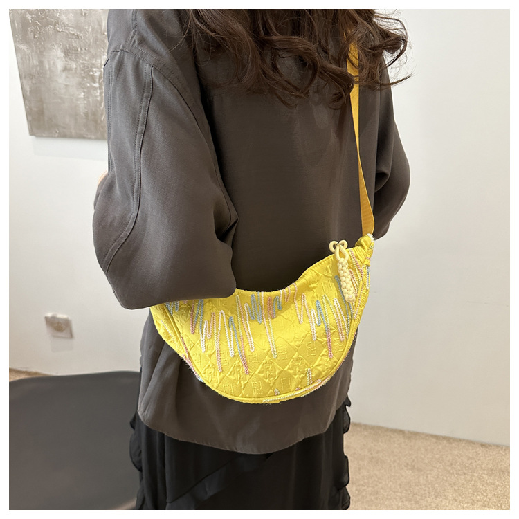 The new 2024 fashionable canvas versatile dumpling bag, a simple and stylish single-shoulder bag for commuting ladies with a high level of appearance details Picture