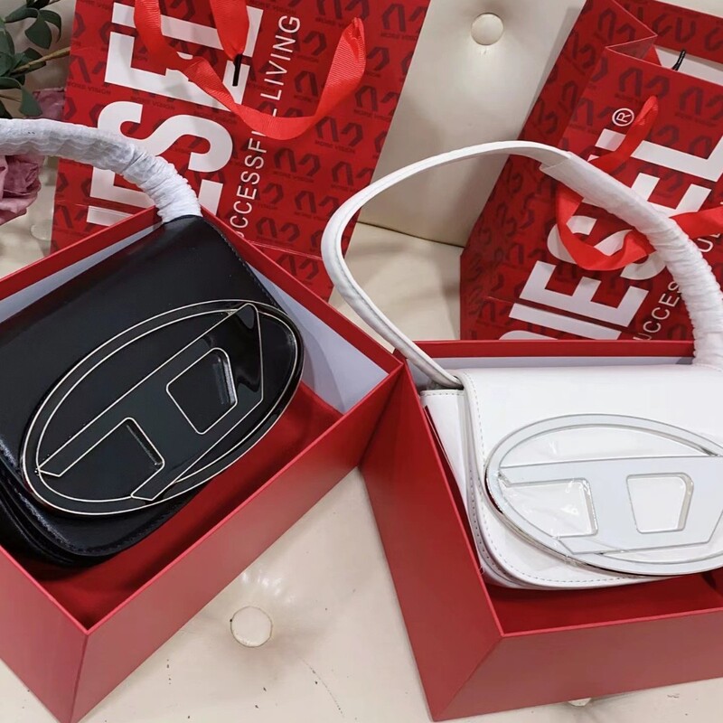 ジングルバッグ 2024 新年モデルニッチデザインハイエンド脇の下クロスボディハンドヘルドレディースバッグファッションシングルショルダー小さなスクエアバッグ|undefined