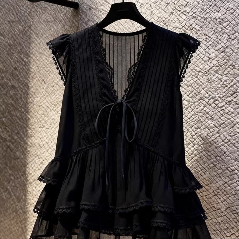 Stylish Black V-Neck Lace Sleeveless Shirt for Women, New Summer French Style, Slimming Blouse with Ruffles