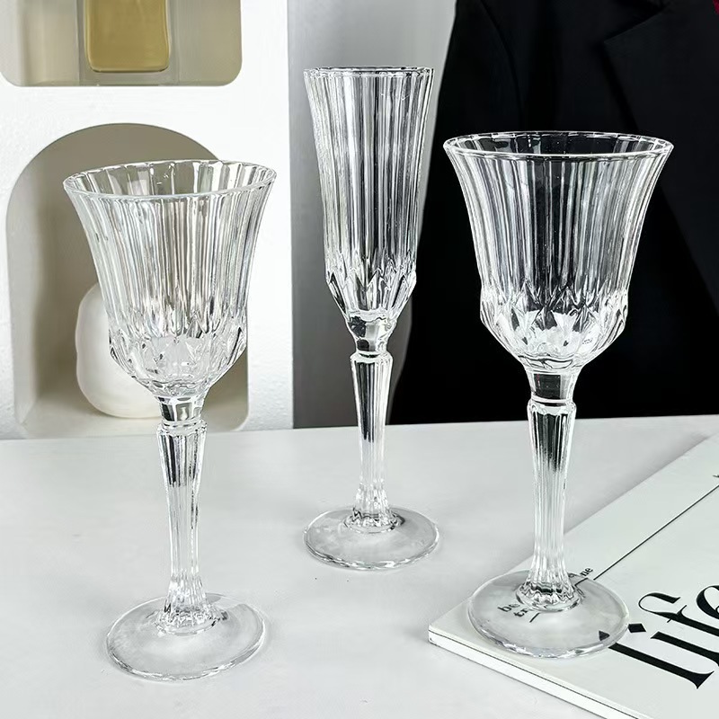 Taza de vidrio de cristal moderno simple taza de vino alto europeo con taza de jugo taza de comida taza de diamante taza