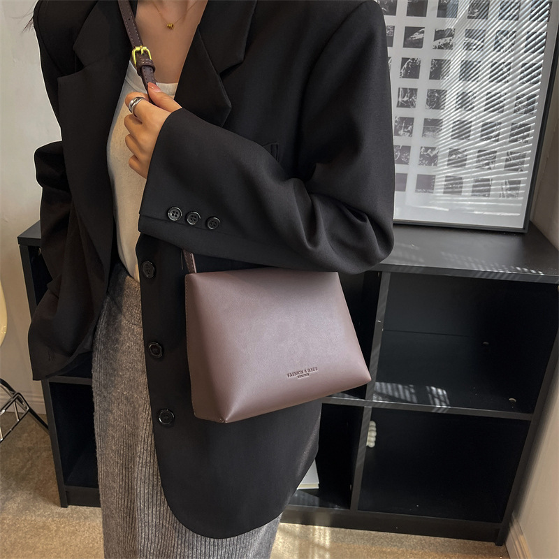 小红书直播女包货源今年流行包包女高级感斜挎小众设计单肩腋下包|undefined