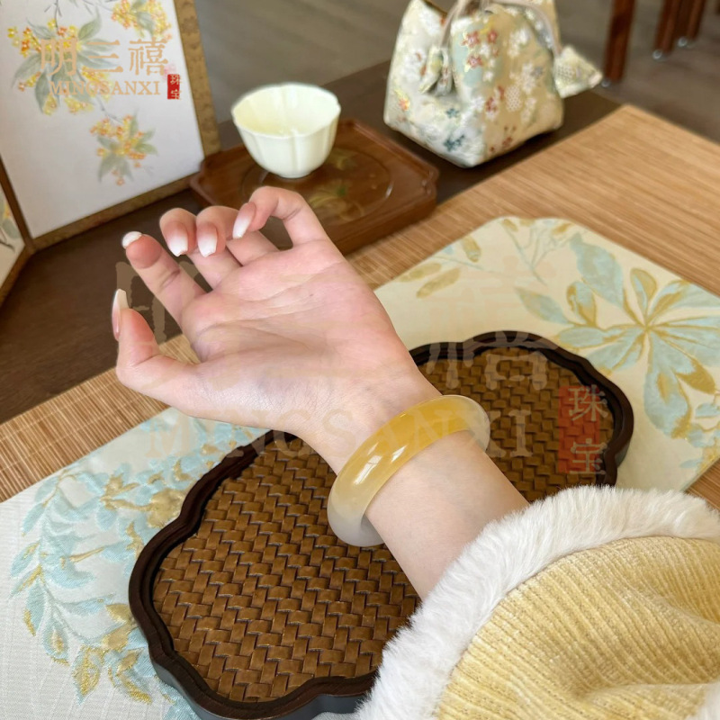 メーカー卸売り翡翠平は氷種の黄龍玉ブレスレットのために砂糖と田玉黄翡翠ブレスレットの赤い本と同じです。|undefined