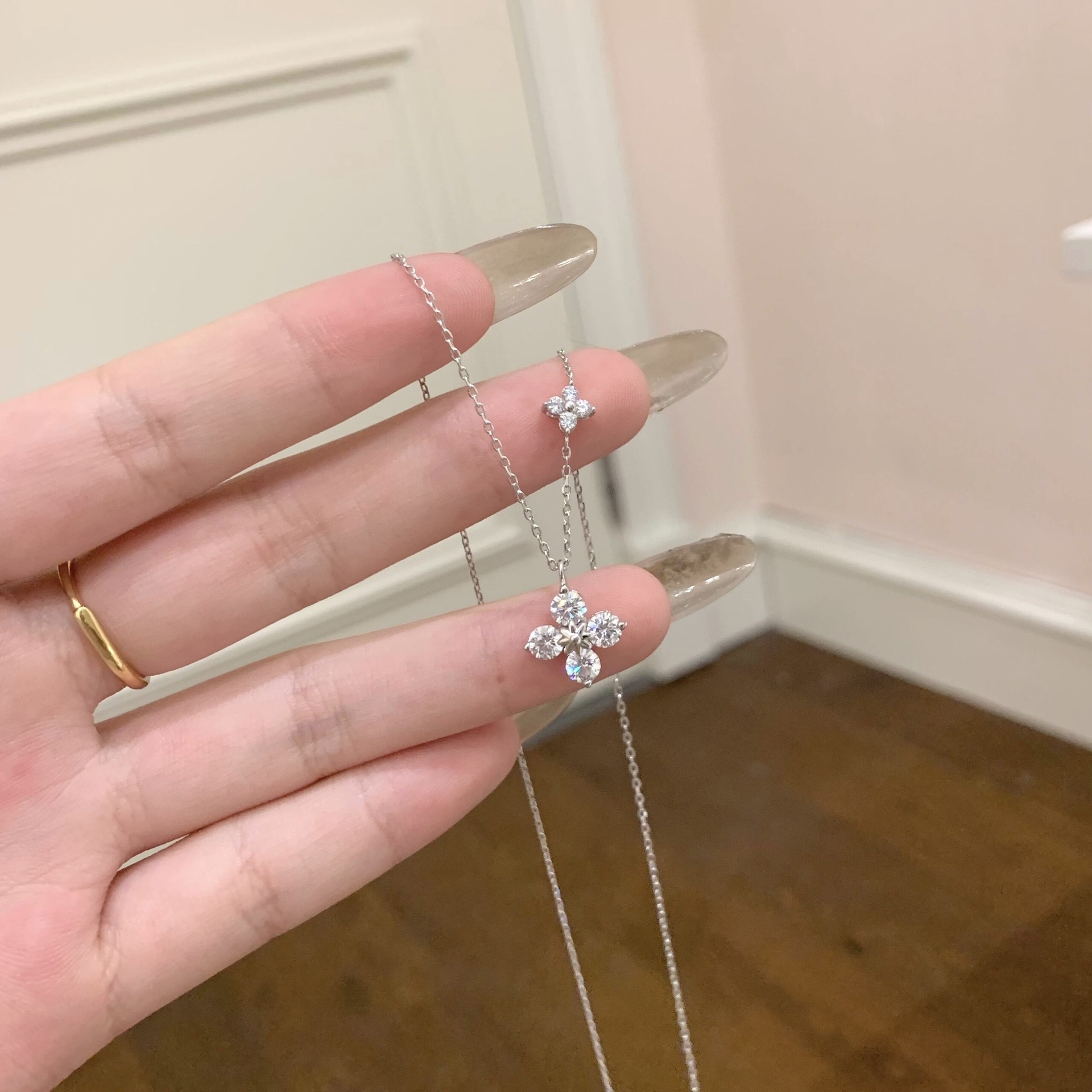 S925 Sterling Silver Four-leaf Clover Necklace Women's Light Luxury Niche Design High-end Clavicle Necklace Delicate All-match Accessories