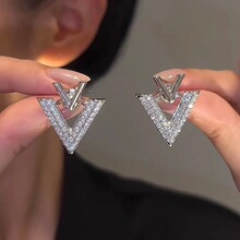 ǰ��������ĸ˫V�����߼��д�СV�ֶ���С����������ʱ�ж���