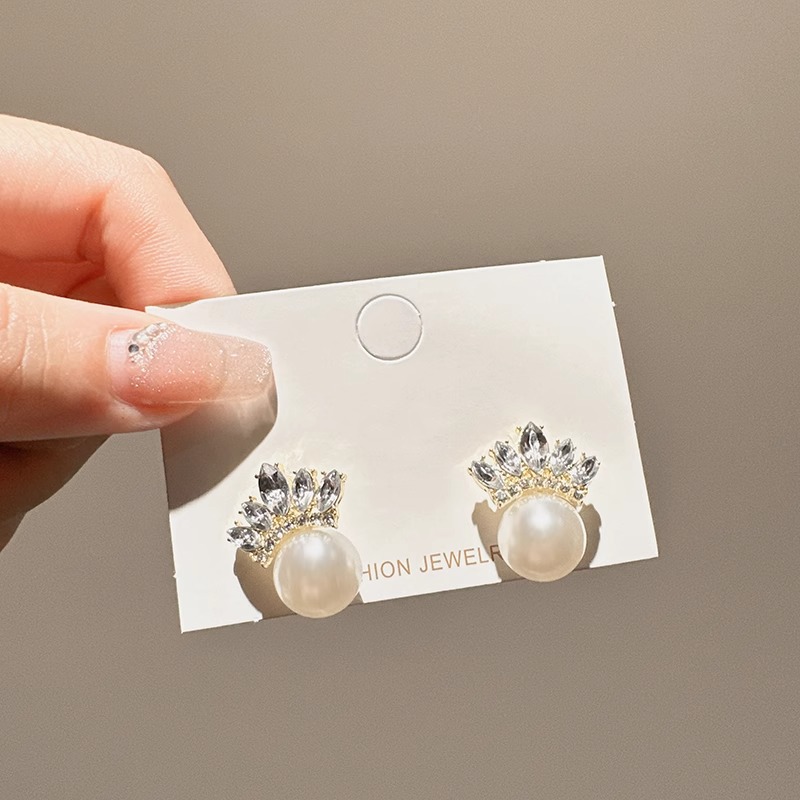 Pendientes de botón con perla y circonita para mujer elegantes_voghion.com
