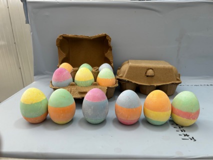 ����ڲʺ�3ɫ�����۱ʣ���װ�ʵ������ǰ�װ6��12װ������ֽ�а�