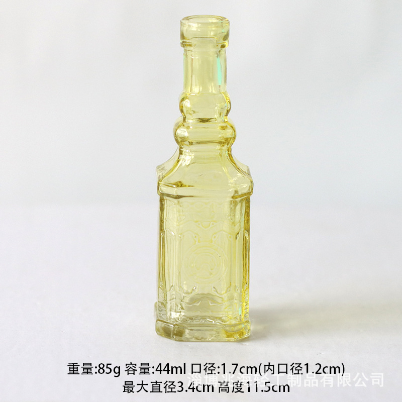 노란색 사각형 릴리프