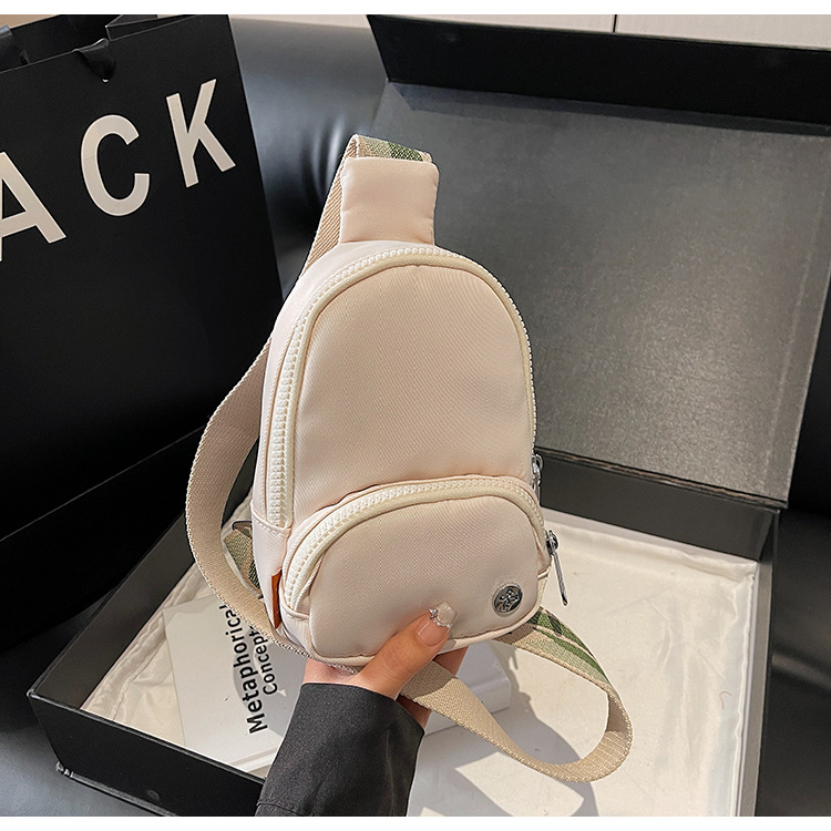 Bolso de tendencia coreano para mujeres 2026 verano nuevo estilo de moda ligero y simple bolso de hombro nicho bolso de pecho super caliente image 7