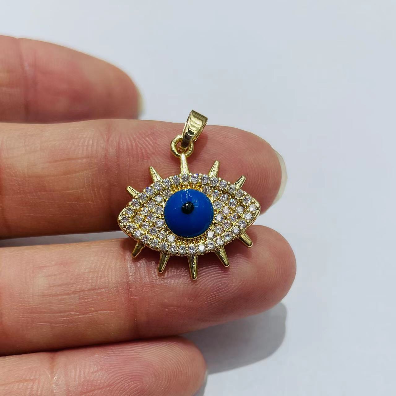 6g Weight Pendant Jewelry Making Type 1 Piece Quantity Daily, Street Occasion Copper Material Geometric, Devil's Eye, Heart Shape Pattern All Seasons Season Unisex Gender Plating Design Vintage Style, Classic Style Style 1 Piece Copper Geometric Devil's Eye Heart Shape Pendant 4