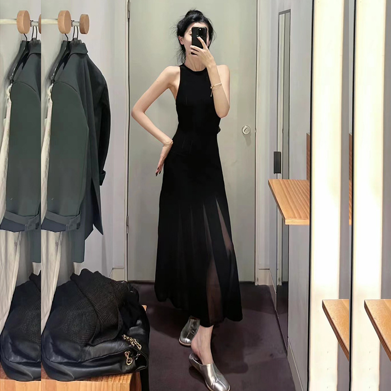 Scandinavian summer elegant knitted dress with a round collar…
