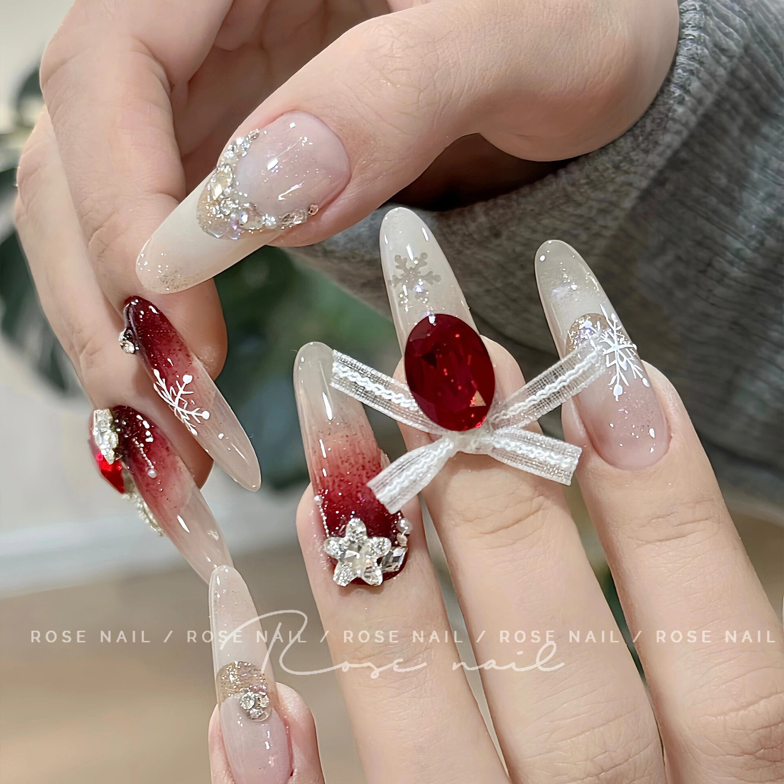 universal nail decoration with rhinestones