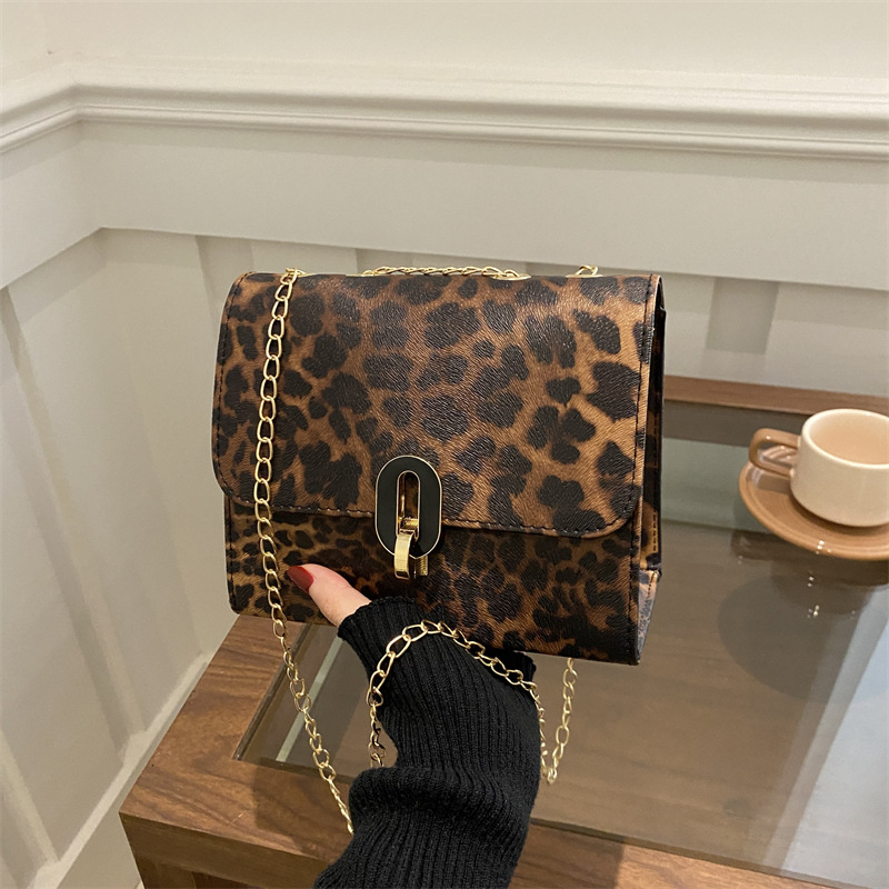 Bolso de mochila retro de tendencia estilo extranjero simple bolso de moda estética para mujeres 2024 nuevo nicho personalidad bolso de hombro