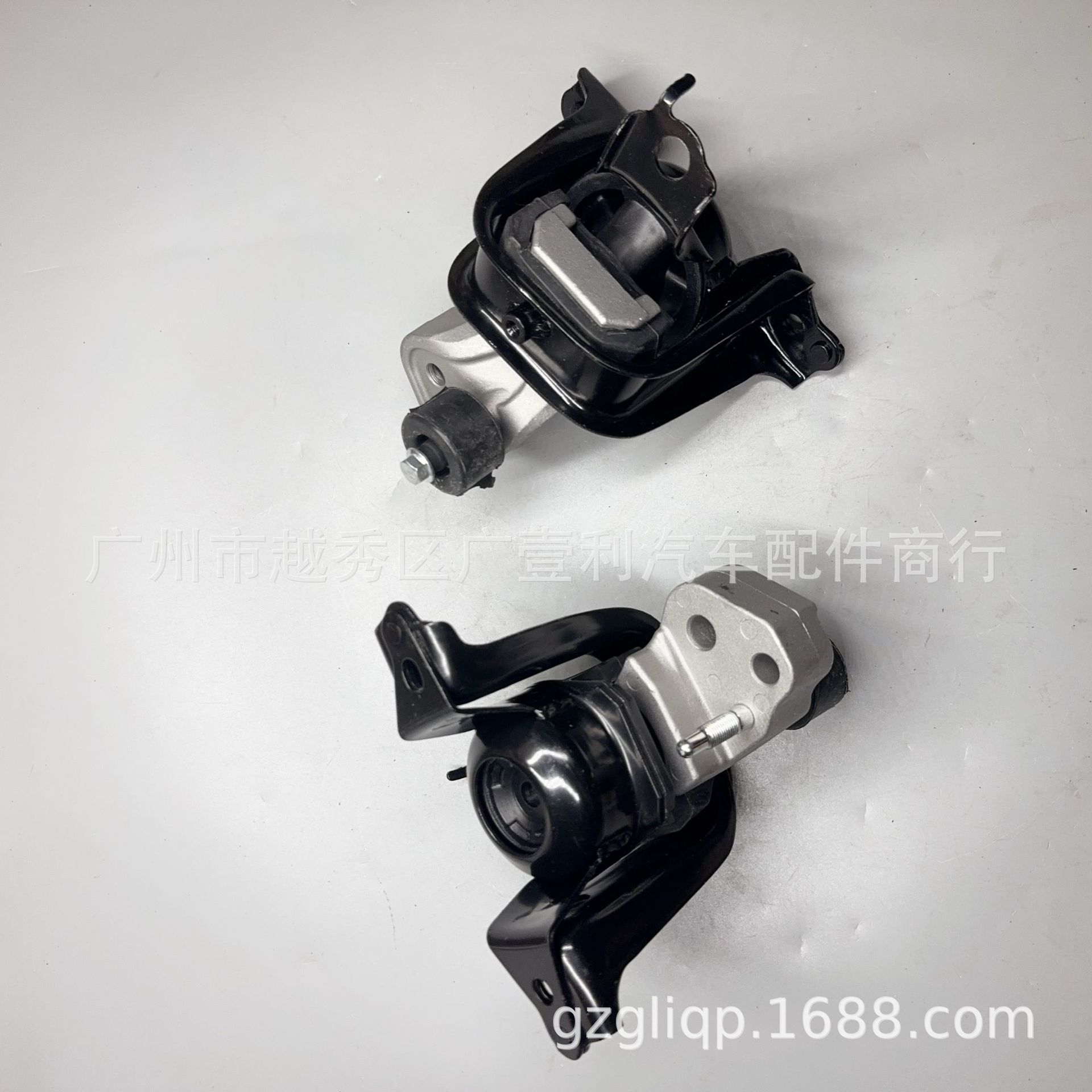 Applicable 12305-0M020 12305-21060 12360-21140 VITZ NCP10 right machine foot glue