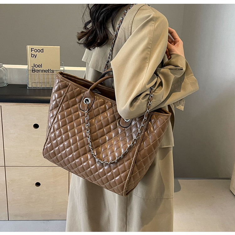 European And American Lingge Bag New Large Capacity Chain Bag Fashionable And Versatile Handheld Single Shoulder Tote Bag_voghion.com