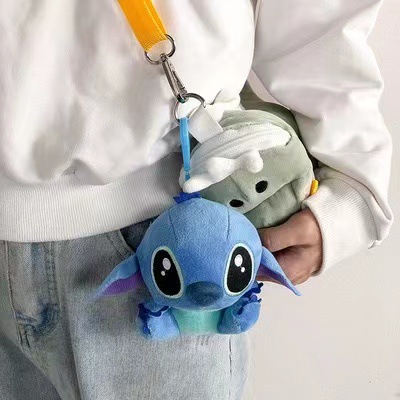 Tiktok estrella caliente bebé púrpura puntada felpa muñeca llavero colgante lindo de dibujos animados bolsa adornos