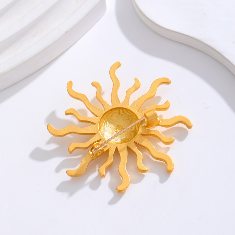 Daily, Street Occasion Retro Simple Style Pin Sun Zinc Alloy Plating Unisex Brooches