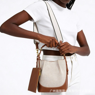 Z��ͬ��羳��ɫ�������������Ů���玧�μ�б��ˮͰ��Ů�߼���