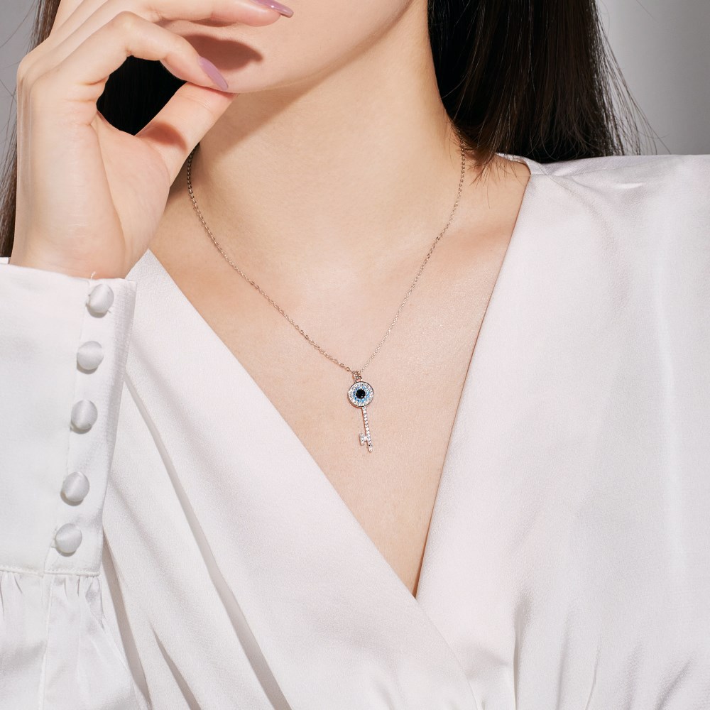 Simple Style Key Sterling Silver Inlay Zircon Pendant Necklace display picture 1
