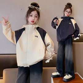 女童春装外套冲锋衣2024新款洋气女孩网红春秋季连帽衣服儿童上衣