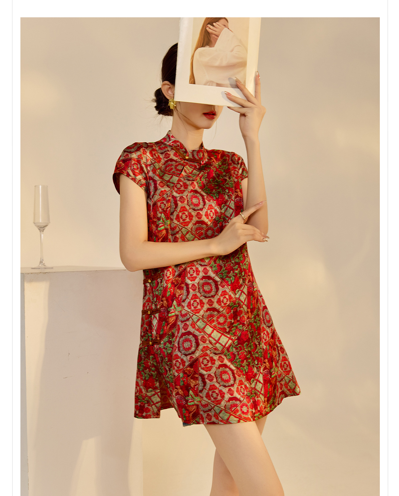 Đầm suông midi chữ A vải rayon thêu hoa cách tân cổ điển Trung Quốc — Màu đỏ san hô, Màu caramel chi tiết 7