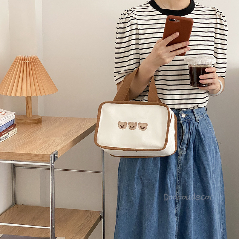 クマ刺繍保温保冷バッグ22 x 13 x 15 cm