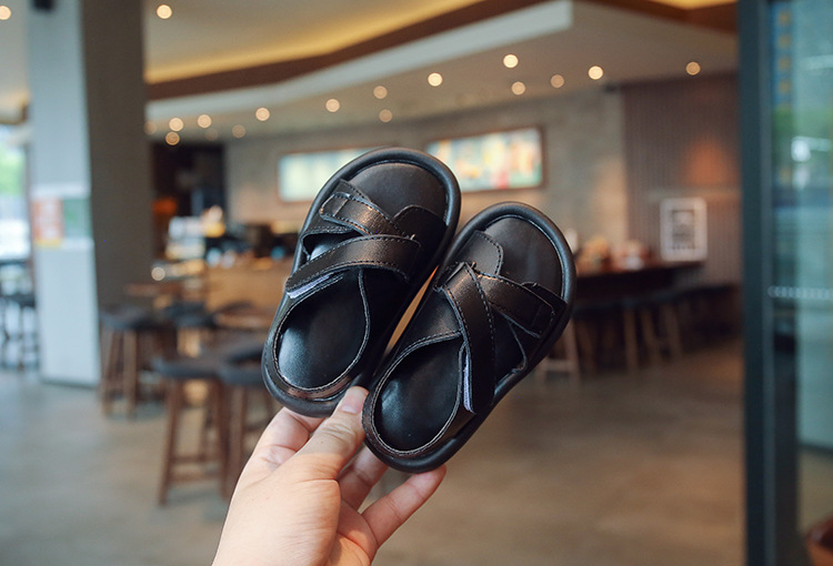 2024 Sandali versatili per bambini semplici alla moda da spiaggia della nuova ragazza estiva 2024 Scarpe singole di marca alla moda con suola morbida_voghion.com