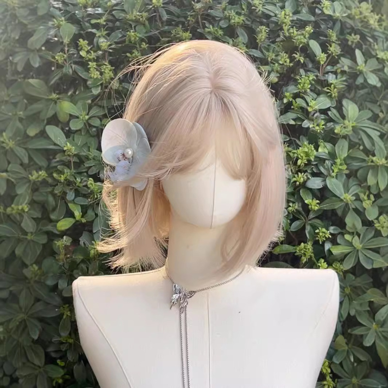 Xuchang Wig Women's Platinum Turn-out Short Hair Women and Girls Playful Cute Full-top Artificial Hair Natural Wig Full-head Cover Xuchang Wig Women's Platinum Turn-out Short Hair Women and Girls Playful Cute Full-top Artificial Hair Natural Wig Full-head Cover