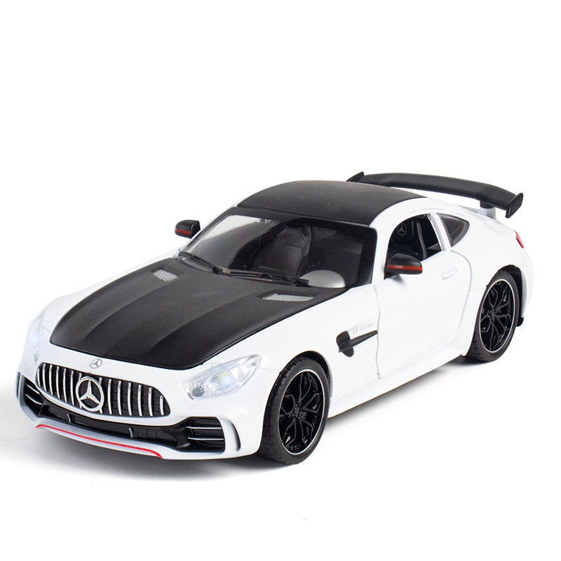 Modelo de coche de aleación de coche 1:24 Big Ben GTR coche deportivo Tire hacia atrás con el sonido y la luz del coche de juguete modelo de música colección de decoración