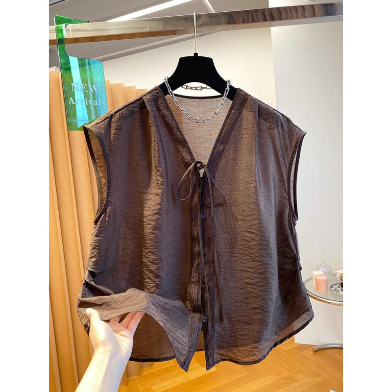 High-end sleeveless ramie top for women, summer 2026 new style, loose and lightweight, with ties, extremely stylish V-neck shirt vest High-end sleeveless ramie top for women, summer 2026 new style, loose and lightweight, with ties, extremely stylish V-neck shirt vest