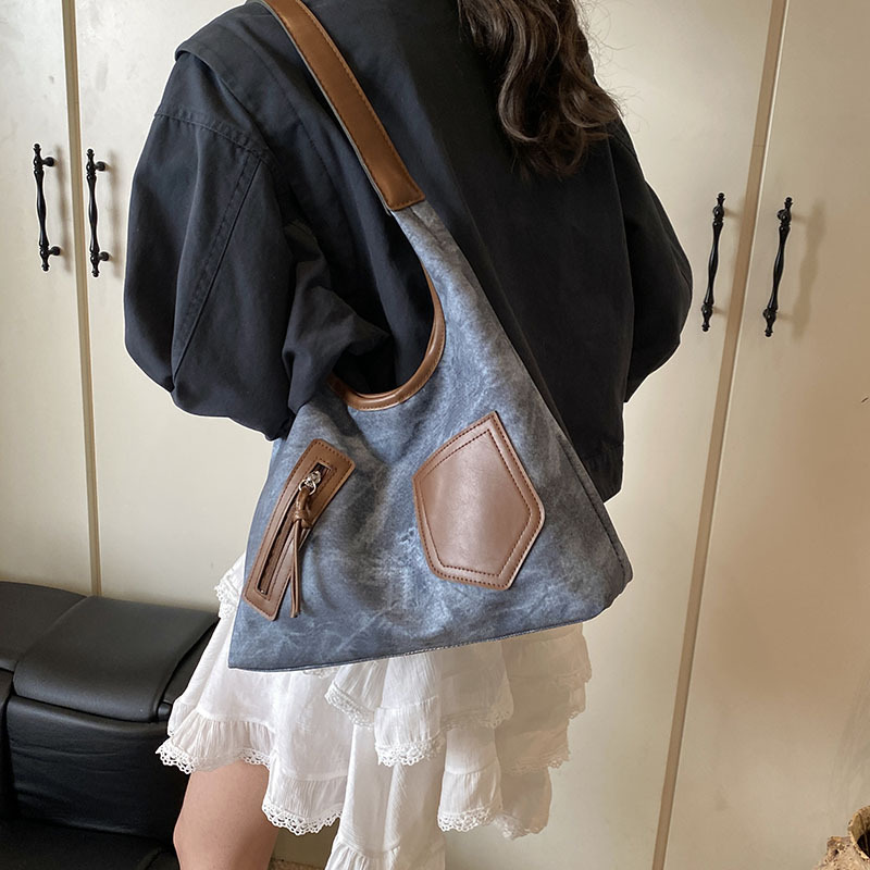 Bolsa de viaje multi-bolsillo 2025, primavera, nuevo retro versátil bolso de hombro de clase, bolsa de gran capacidad para mujeres