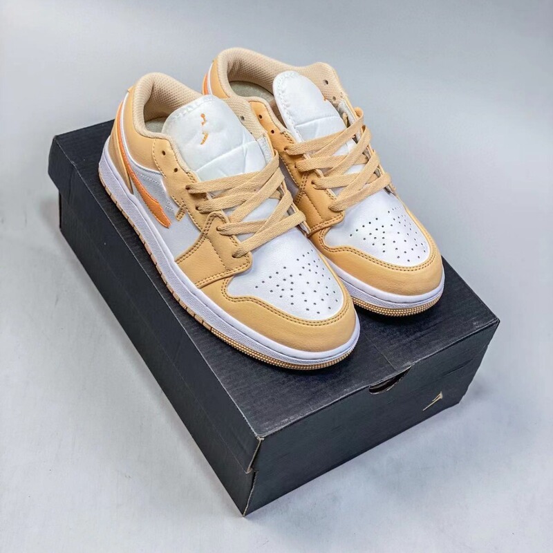 Putian shoes aj1 low-top men's and women's Joe 1 classic retro casual breathable student sports basketball shoes lovers board shoes Putian shoes aj1 low-top men's and women's Joe 1 classic retro casual breathable student sports basketball shoes lovers board shoes