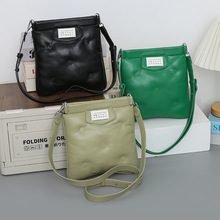 跨境包包2025秋冬新款男生女生包包时尚云朵包大容量单肩包斜挎包