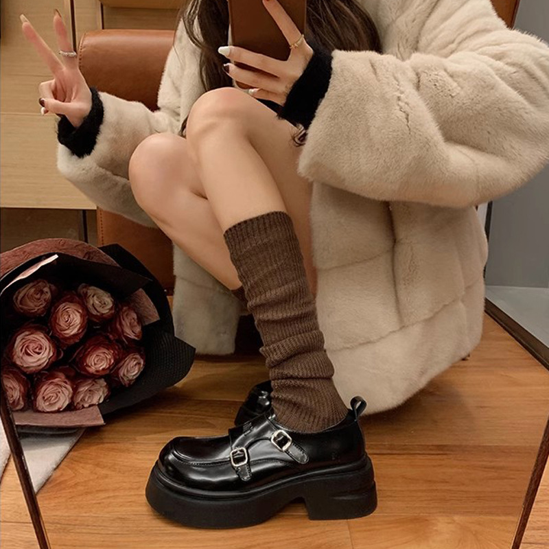 Grape Mom primavera nuevo estilo Amiu hebilla doble punta redonda estilo británico más plataforma de terciopelo Lefu zapatos de cuero zapatos individuales mujer