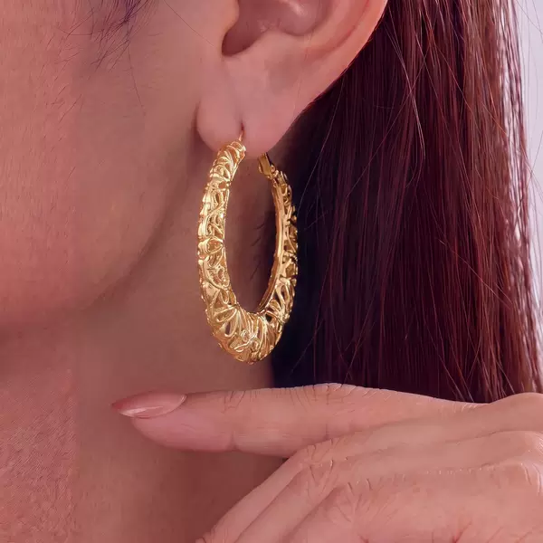European and American Cross-Border Bestsellers: Retro Exaggerated Hollow-Out Fashion Personality Large Earrings for Women, Export Jewelry, Light Luxury Ear-Style Accessories