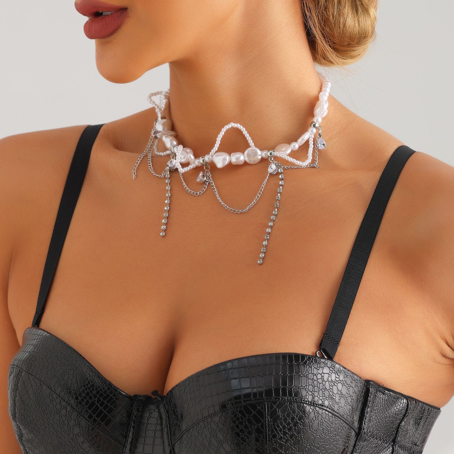 Collana girocollo perle irregolari stile sweet cool design_voghion.com