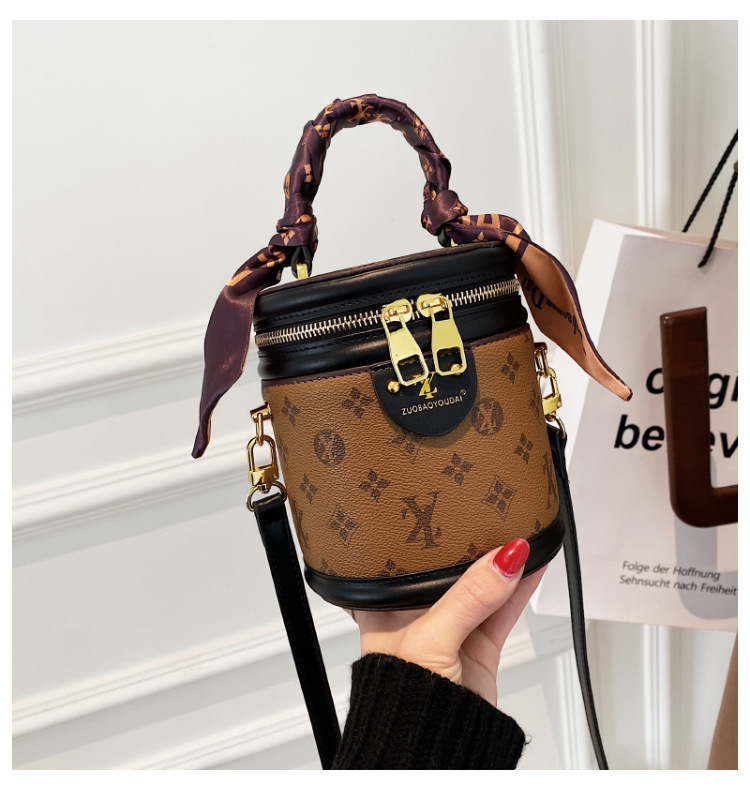 Printed Bucket 2024 New Cross Shoulder Cute and Versatile Women's Bag Small Handbag Free Scarves_voghion.com