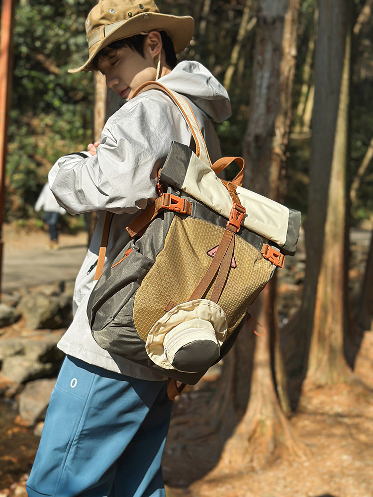 スポーツアウトドアハイキング登山バッグ女性用大容量コントラストカラーバックパック男性用通勤レジャー旅行バッグ学生用スクールバッグ