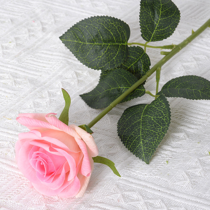 Rosa artificial sensación hidratante de gama alta sola rosa mano sosteniendo flor falsa boda Hotel hogar sala de estar Decoración