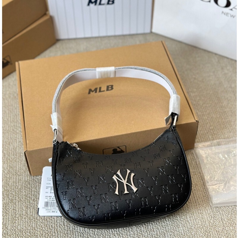 Korean Ml2B026 New Metal Embossed Underarm Bag Ny Retro Fashion Commuter Handbag Shoulder Dumpling Bag Trendy Korean Ml2B026 New Metal Embossed Underarm Bag Ny Retro Fashion Commuter Handbag Shoulder Dumpling Bag Trendy