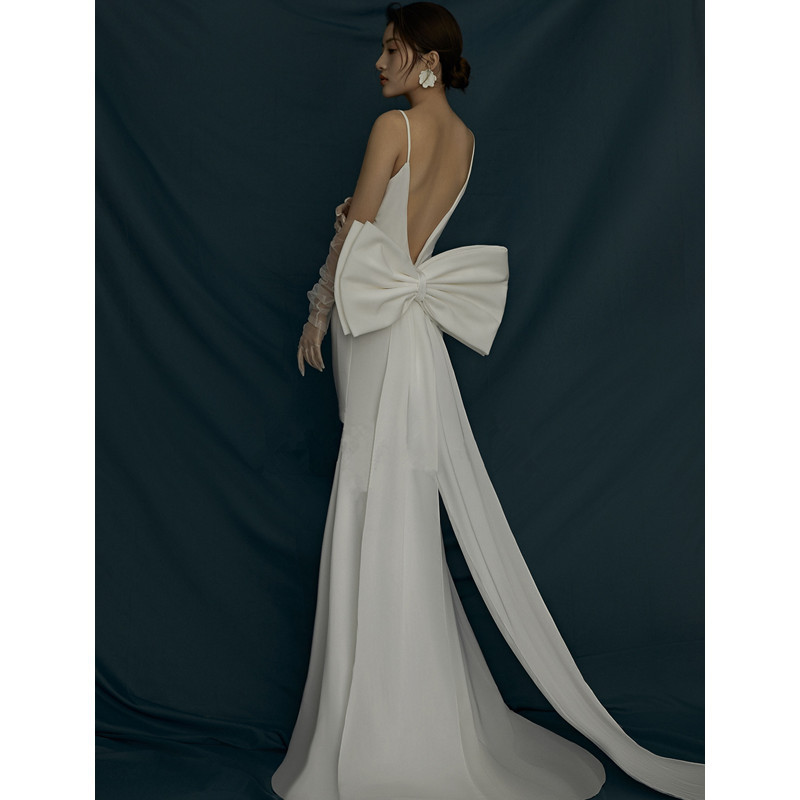 Light Wedding Dress 2025 New Bride's Tail Backless Simple Korean White Slimming Look Theme Photo Bow Dress