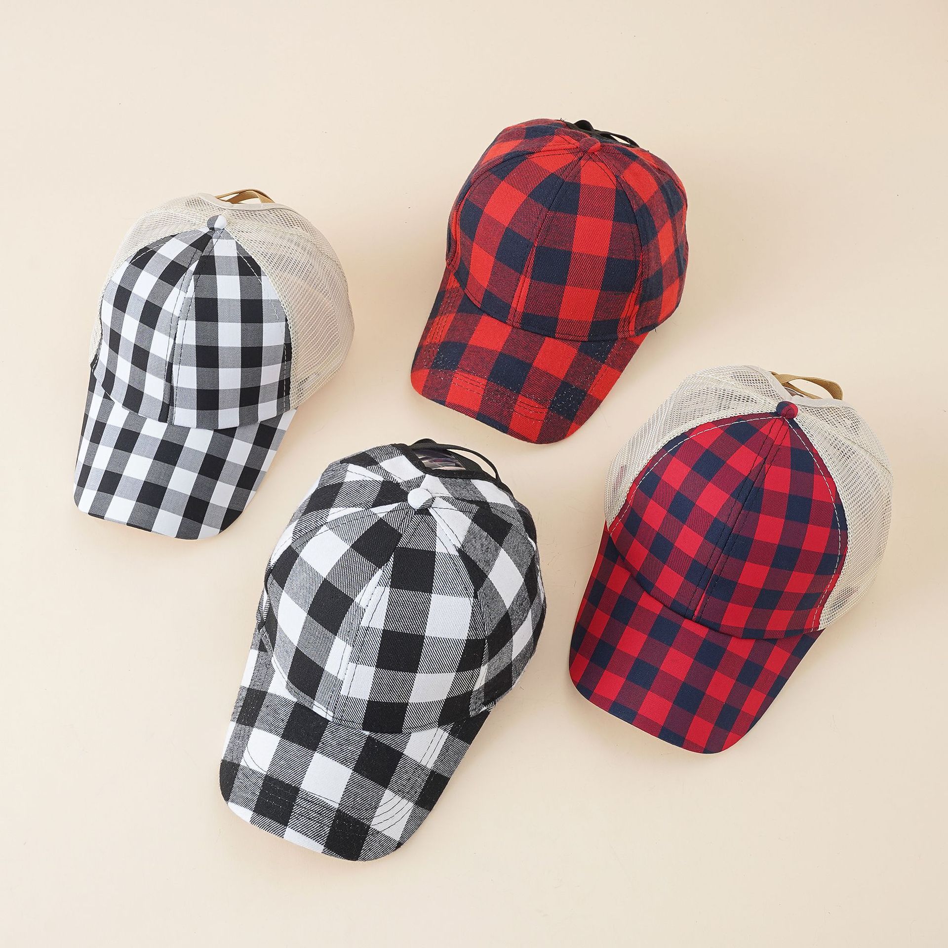 Clásico rojo y negro Plaid gorra de béisbol de las mujeres Plaid patrón de compras casual moda sombrilla viaje casquillo enarbolado