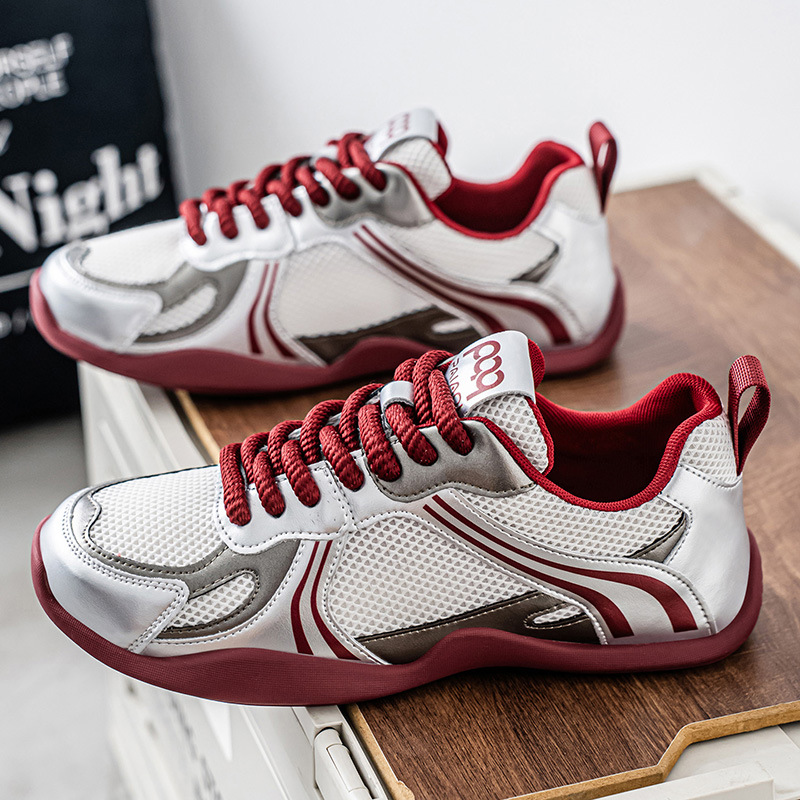 Zapatos de hombre de malla ligera y versátil, estilo de moda, sensación de alta gama, lujo ligero, primavera nuevo estilo con cordones, modelo de red de red de corte bajo 2025