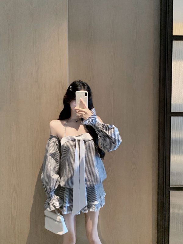辣妹露肩条纹衬衫挂脖连衣裙秋季新款抹胸收腰蓬蓬短裙袖套两件套|undefined